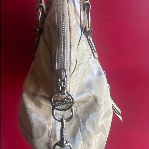 Gold🤩Coach Poppy Signature Gorgeous Gold leather/canvas Lurex Highlight Bag NWOT - Picture 7 of 17